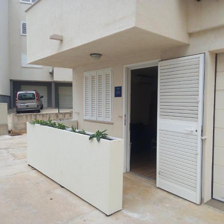 Studio Apartman Kiara Bol Kültér fotó