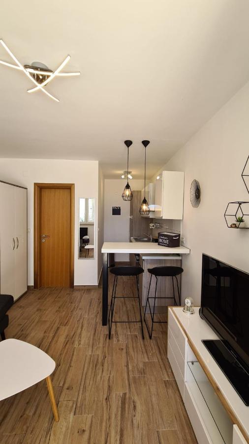 Studio Apartman Kiara Bol Kültér fotó